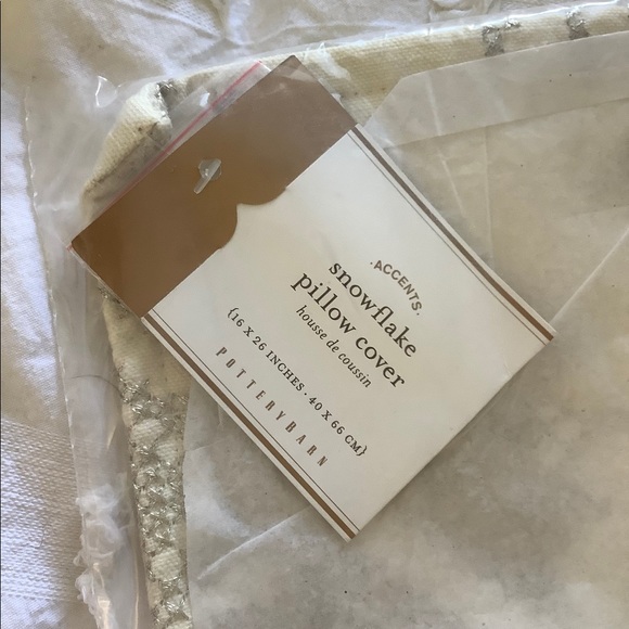 NWT Pottery Barn Snowflake Lumbar Pillow Cover ❄️ - Picture 5 of 6